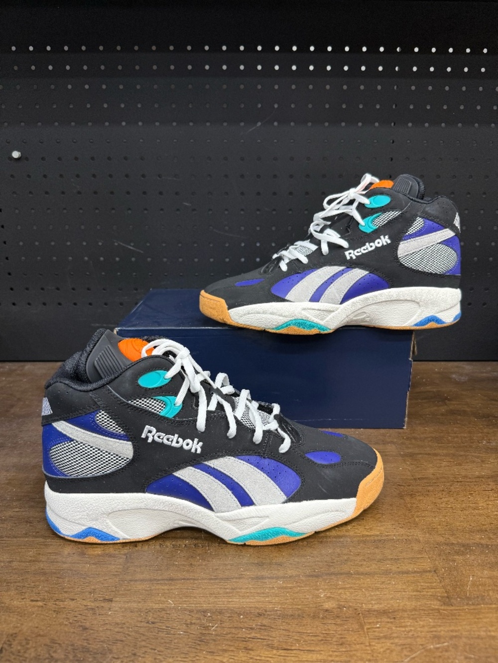 New W/O Box! Men's Above the Rim x Reebok Pump Vertical 'Black Bold Purple'
